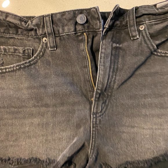 NWOT Dynamite Distressed Black Jean Shorts Size 28 - Picture 5 of 6